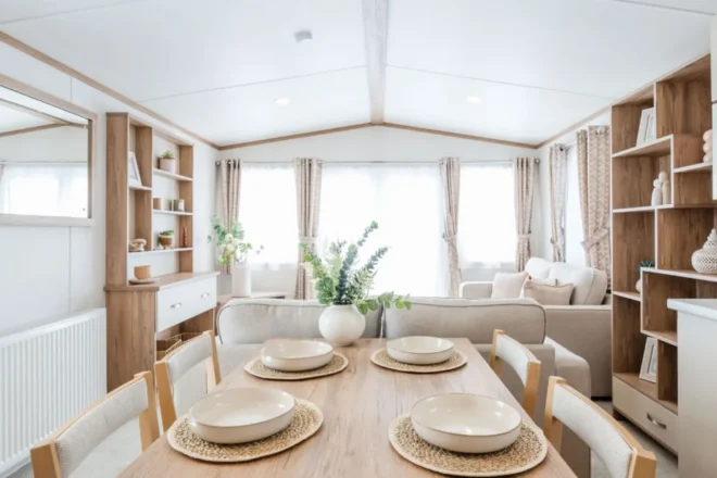 regal-retreat-dining