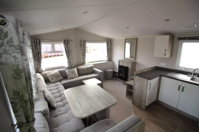2018-willerby-skye-dining-area