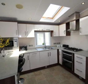 2013-pemberton-parklane-kitchen