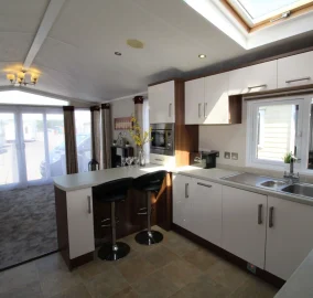 2013-pemberton-parklane-kitchen(2)