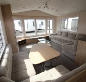 2017-europa-maple-living-area