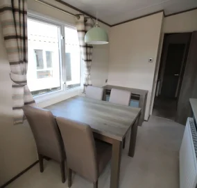 2018-carnaby-hainsworth-dining-table