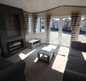 2018-carnaby-hainsworth- front-end-view