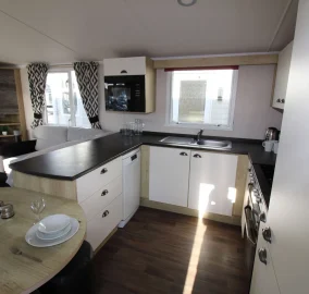 2018-swift-family-retreat-kitchen
