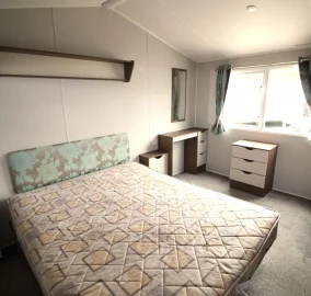 2019-willerby-seasons-master-bedroom