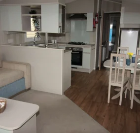 2020-willerby-shoreline-kitchen-view