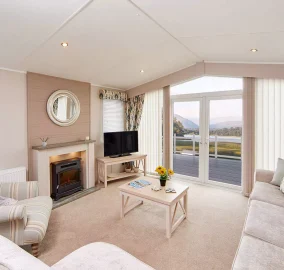 2025-Carnaby-Lakehouse-Lodge-lounge