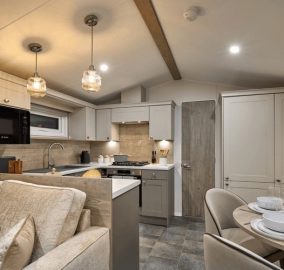 medium_Salisbury_Room_Feature_3_2e9fba453b