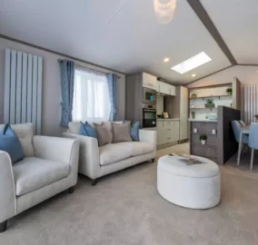 regal-clifton-lodge-front-end