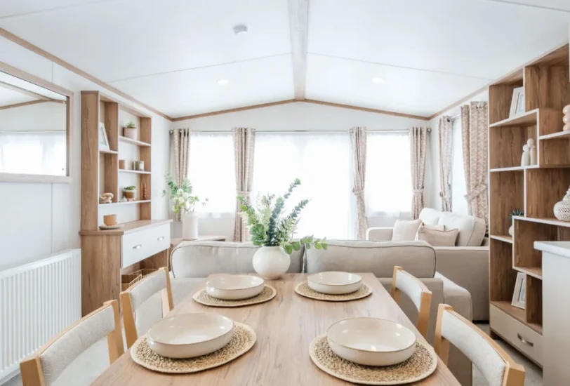 regal-retreat-dining