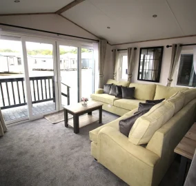 willerby-gainsborough-front-end