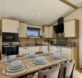 willerby-woodbridge-lodge-kitchen